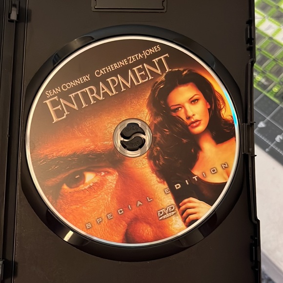 DVD, “Entrapment”, Special Edition, Good Condition - Picture 5 of 5